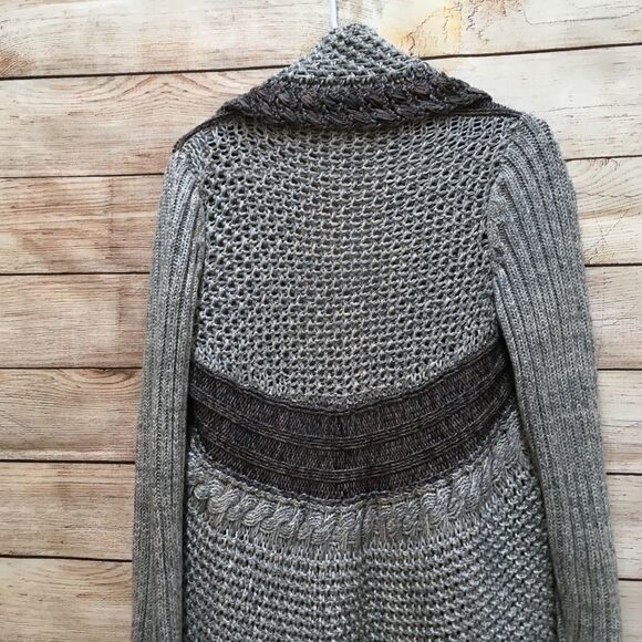 CABI SHADOW CIRCLE CHUNKY KNIT SWEATER IN GRAY - Picture 7 of 9